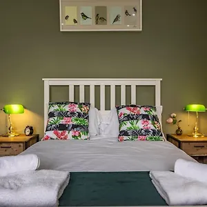 Dovecote House Beeston Private Parking 15mins From Centre Close To Qmc Hospital Holiday home