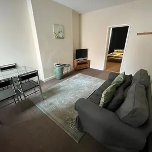 Flat 1, 67 Colwick Road Ng2 4al Apartment