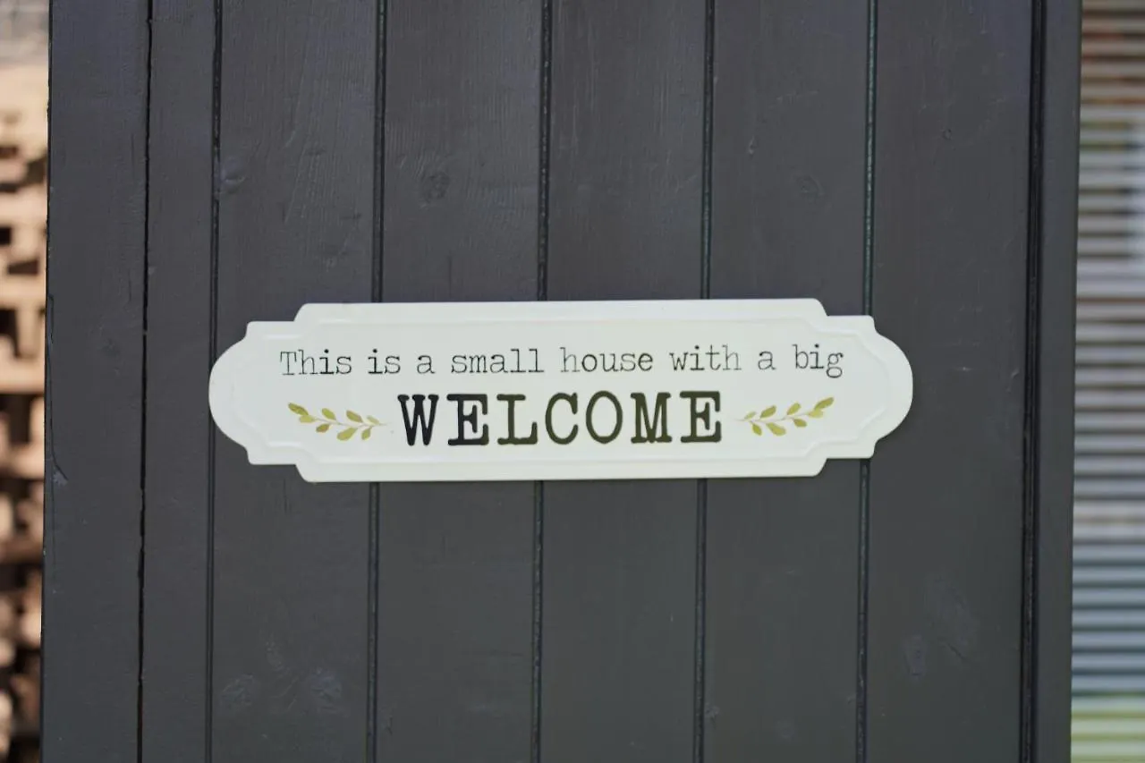 Cosy 1 Bed Garden Lodge Close To Nottingham City Centre - Free Parking & Wifi 0*,  United Kingdom